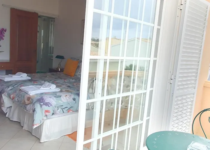 Estrela ホームステイ ラゴス